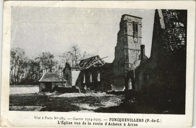 Carte postale ancienne Foncquevillers - L'Eglise vue de la route d'Acheux a Arras à Foncquevillers
