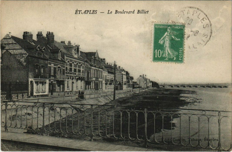 Carte postale ancienne Etaples - Le Boulevard Billiet à Étaples