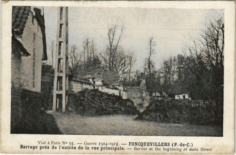Carte postale ancienne Foncquevillers - Barrage pres de l'Entrée de la rue à Foncquevillers