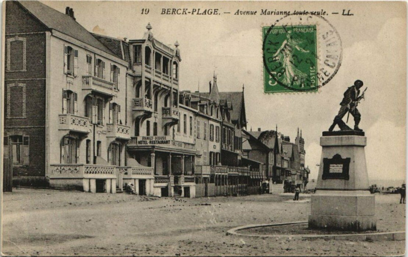 Carte postale ancienne Berck-Plage-Avenue Marianne à Berck