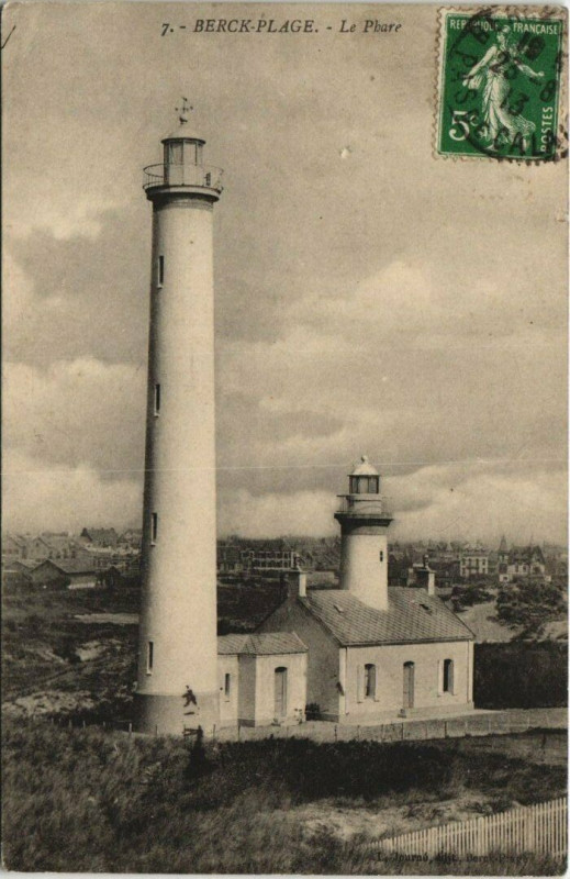 Carte postale ancienne Berck-Plage-Le Phare à Berck