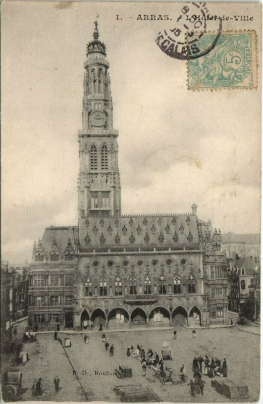 Carte postale ancienne Arras-L'Hótel de Ville à Arras