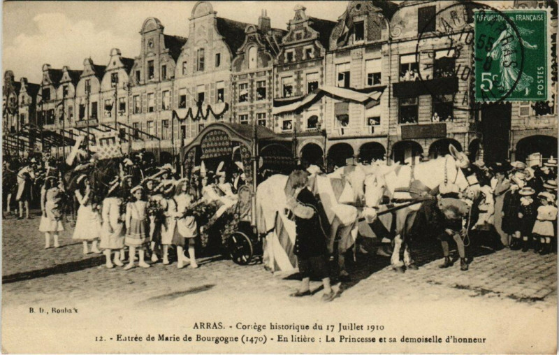 Carte postale ancienne Arras - Cortege historique entrée de Marie de Bourgogne à Arras