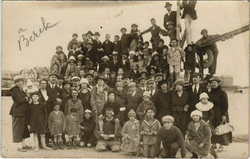 Carte postale ancienne Berck-Plage - carte photo group des enfants à Berck