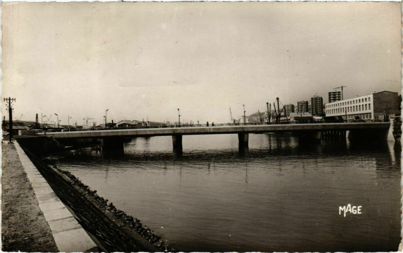 Carte postale ancienne Boulogne sur Mer- Le Pont de l'Entente Cordiale France à Boulogne-sur-Mer