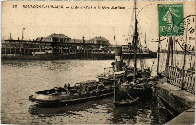 Carte postale ancienne Boulogne sur Mer- Avant Port et la Gare Maritime France à Boulogne-sur-Mer