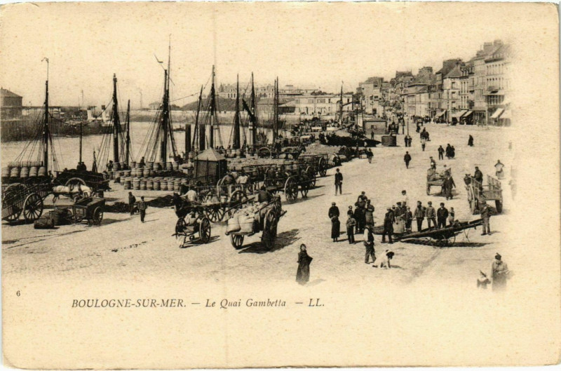 Carte postale ancienne Boulogne sur Mer- Le Quai Gambetta France à Boulogne-sur-Mer