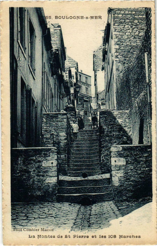 Carte postale ancienne Boulogne sur Mer- La Montee deSaint-Pierre&les 108 Marches France à Boulogne-sur-Mer