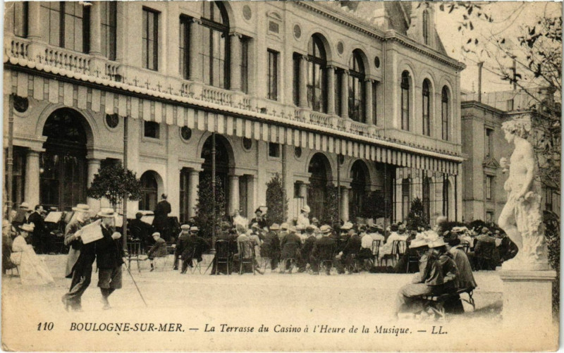 Carte postale ancienne Boulogne sur Mer- La Terrasse du Casino France à Boulogne-sur-Mer
