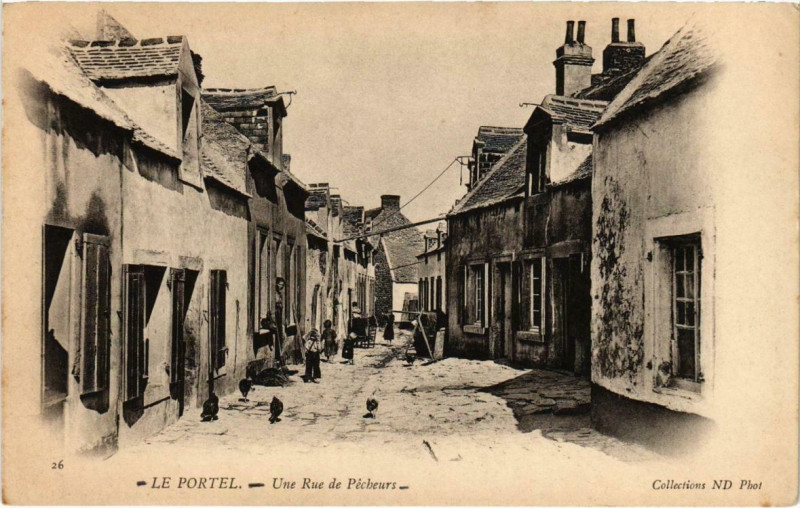 Carte postale ancienne Le Portel (Dep.62) Une Rue de Pécheurs au Portel
