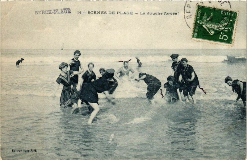 Carte postale ancienne Berck Plage- Scenes de la Plage France à Berck