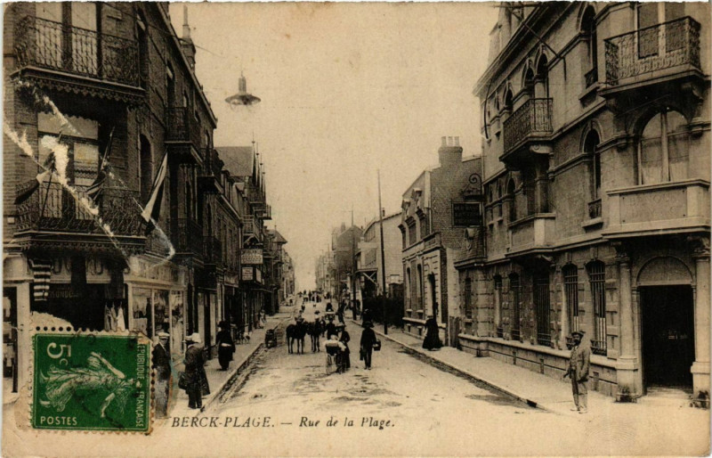 Carte postale ancienne Berck Plage- Rue de la Plage France à Berck