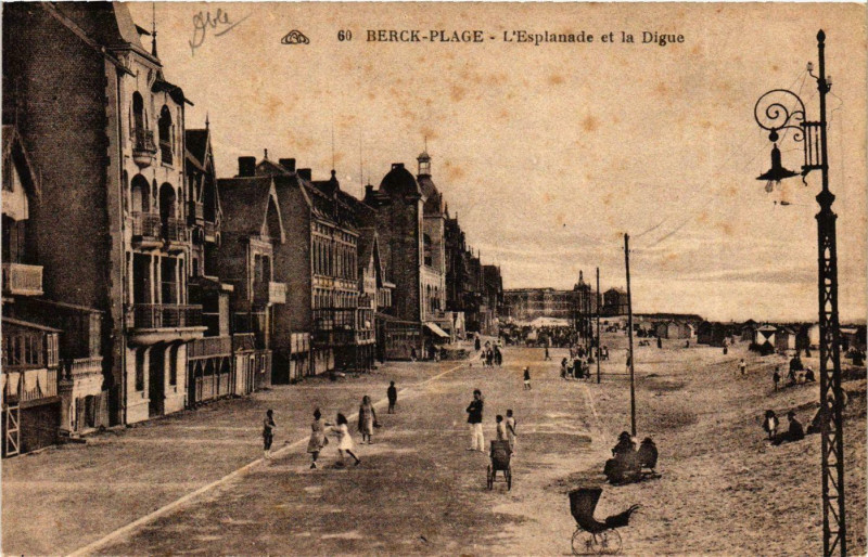 Carte postale ancienne Berck Plage- Esplanade et la Digue France à Berck