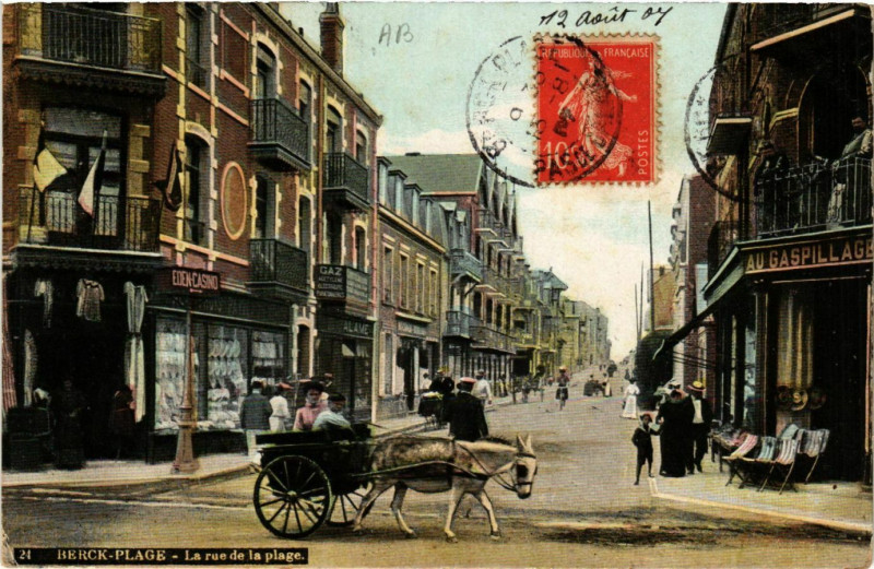 Carte postale ancienne Berck Plage- La rue de la plage France à Berck