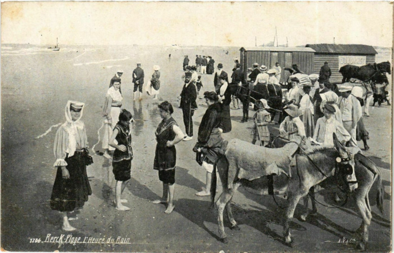 Carte postale ancienne Berck Plage- Heure du Bain France à Berck