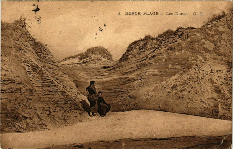 Carte postale ancienne Berck Plage- Les Dunes France à Berck