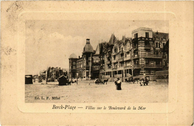 Carte postale ancienne Berck Plage- Villas sur le Boulevard de la Mer France à Berck