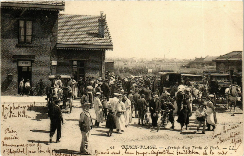 Carte postale ancienne Berck-Plage - Arrivée d'un Train de Paris à Berck