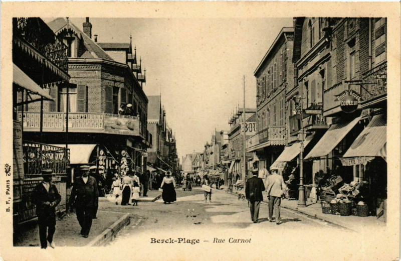 Carte postale ancienne Berck-Plage Rue Carnot à Berck