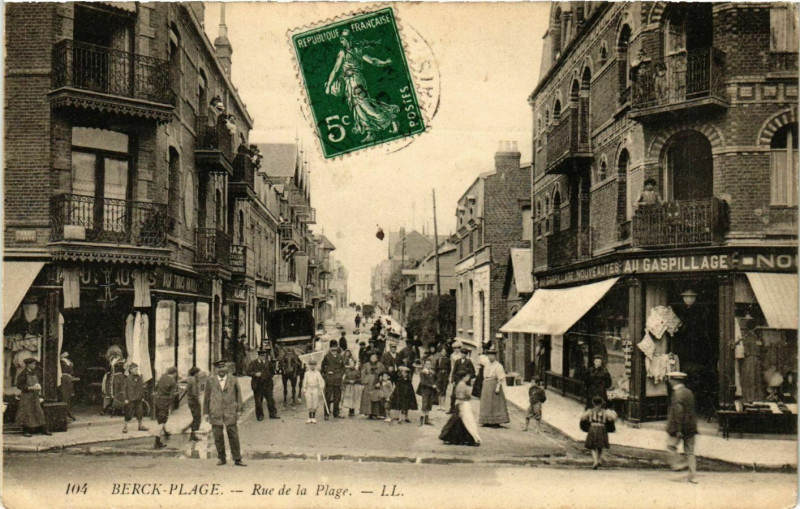 Carte postale ancienne Berck-Plage Rue de la Plage à Berck