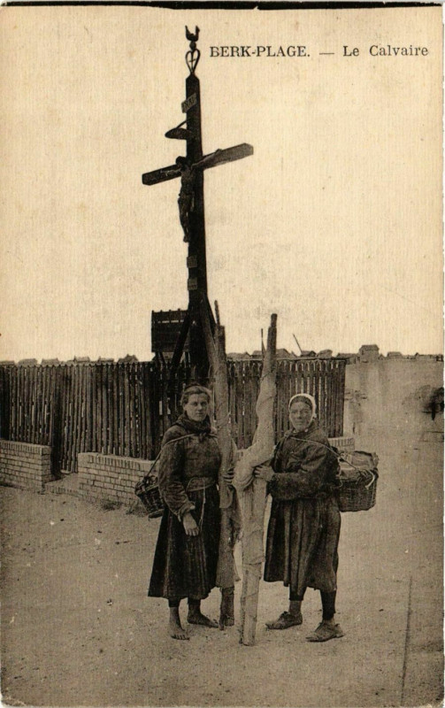 Carte postale ancienne Berck-Plage - Le Calvaire à Berck