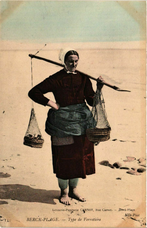 Carte postale ancienne Berck-Plage - Type de Verrotiere à Berck
