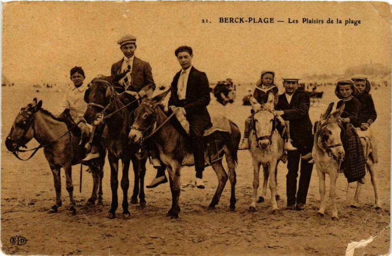 Carte postale ancienne Berck-Plage Les plaisirs de la plage à Berck