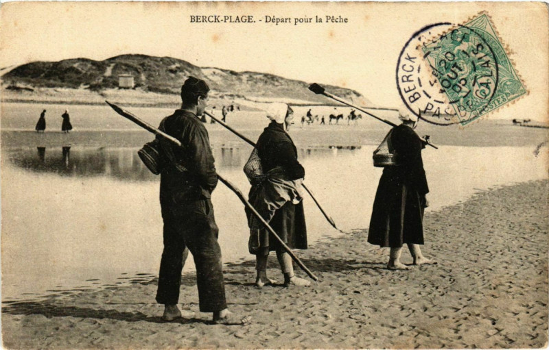 Carte postale ancienne Berck-Plage - Départs pour la Péche à Berck