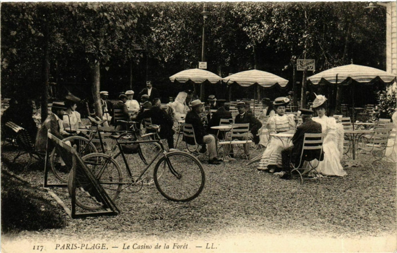 Carte postale ancienne Paris Plage - Le Casino de la Foret