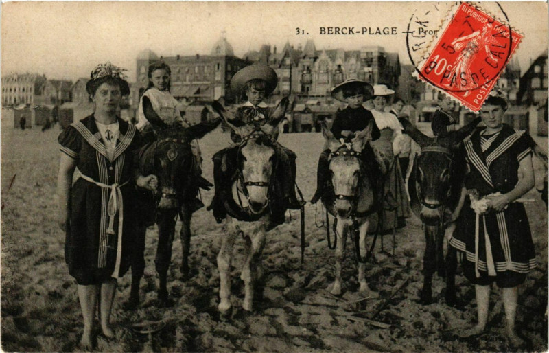 Carte postale ancienne Berck-Plage - Promenade à Berck