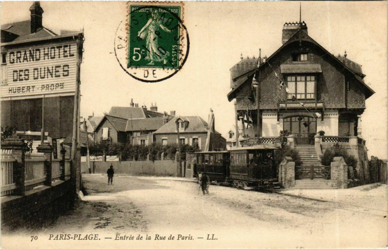 Carte postale ancienne Paris-Plage - Entrée de la Rue de Paris