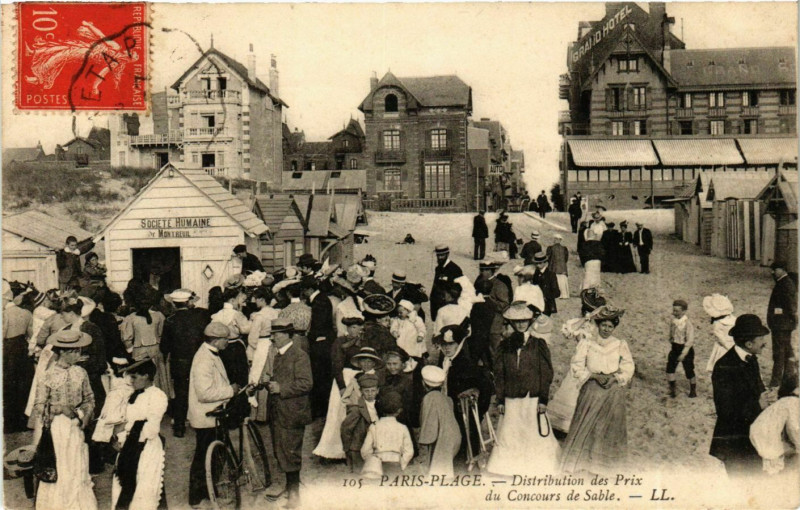 Carte postale ancienne Paris-Plage - Distribution des Prix du Concours de Sable