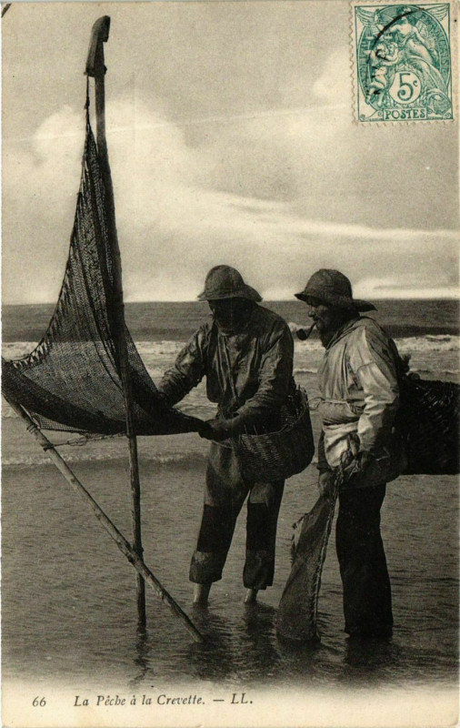 Carte postale ancienne La Péche a la Crevette