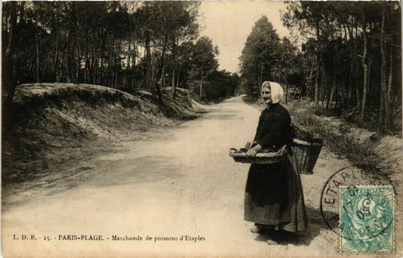 Carte postale ancienne Paris-Plage - Marchande de poissons d'Etaples