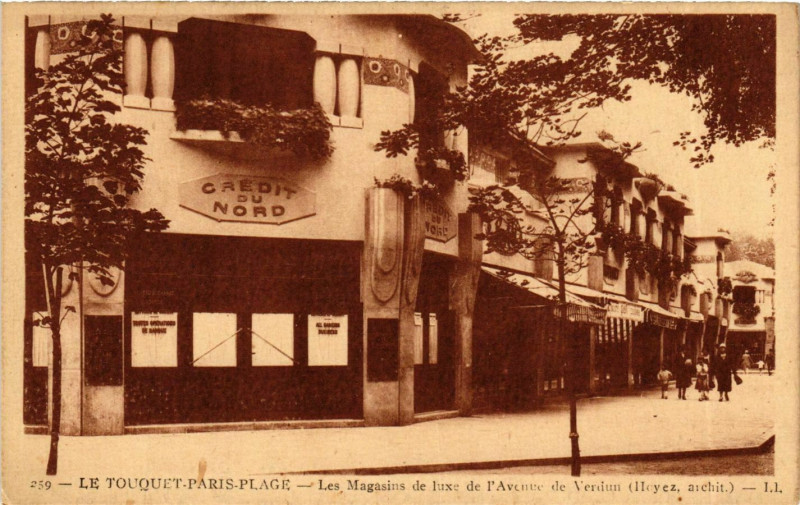 Carte postale ancienne Le Touquet-Paris-Plage Les Magasins de luxe de l'Avenue de Verdun au Touquet-Paris-Plage