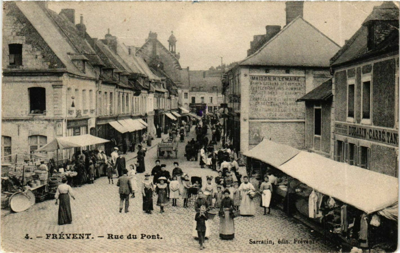 Carte postale ancienne Frevent - Rue du Pont à Frévent