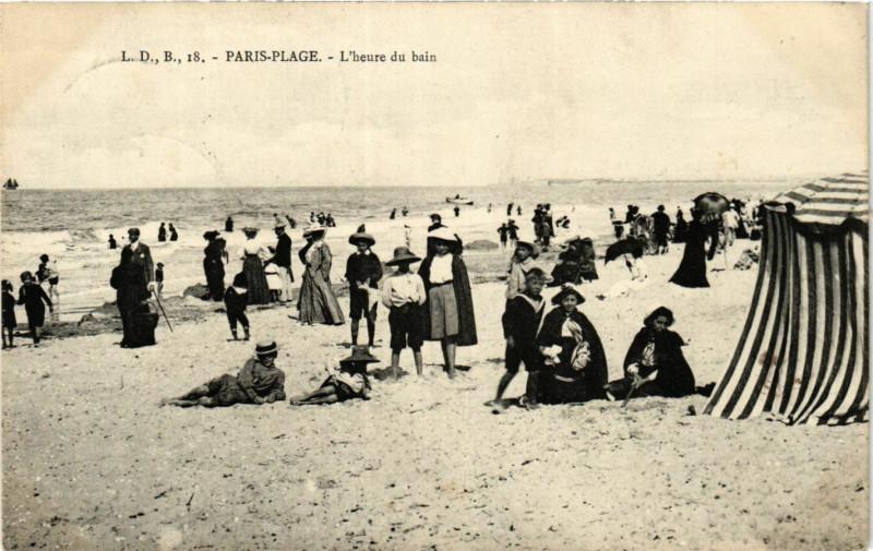 Carte postale ancienne Paris-Plage L'heure du bain
