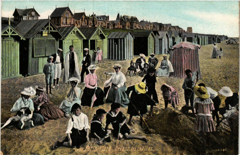 Carte postale ancienne Paris-Plage Devant les Cabines