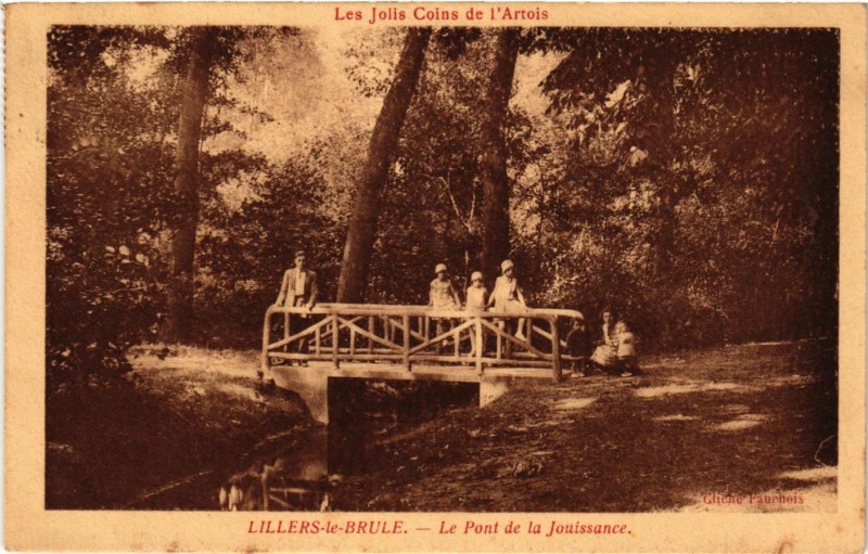 Carte postale ancienne Lilliers le Brule Le Pont de la Jouissance
