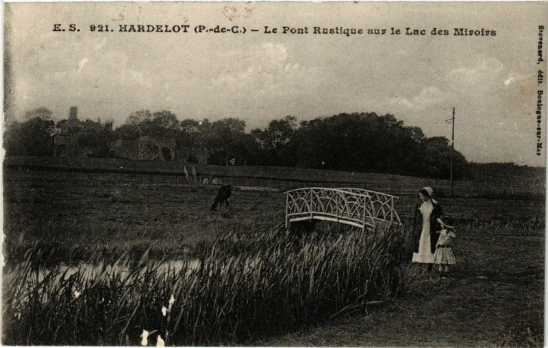 Carte postale ancienne Hardelot Le Pont Rustique sur le Lac des Miroirs