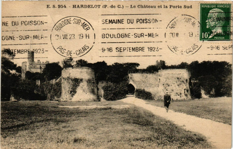 Carte postale ancienne Hardelot Le Chateau et la Porte Sud