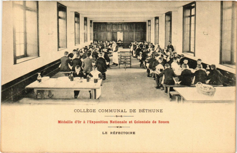 Carte postale ancienne Collége Communal de Bethune Le Réfectoire à Béthune