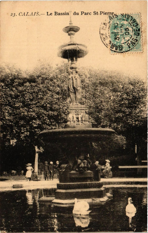 Carte postale ancienne Calais Le Bassin du Parc Saint-Pierre à Calais