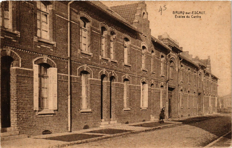 Carte postale ancienne Bruay sur Escaut Ecoles du Centre