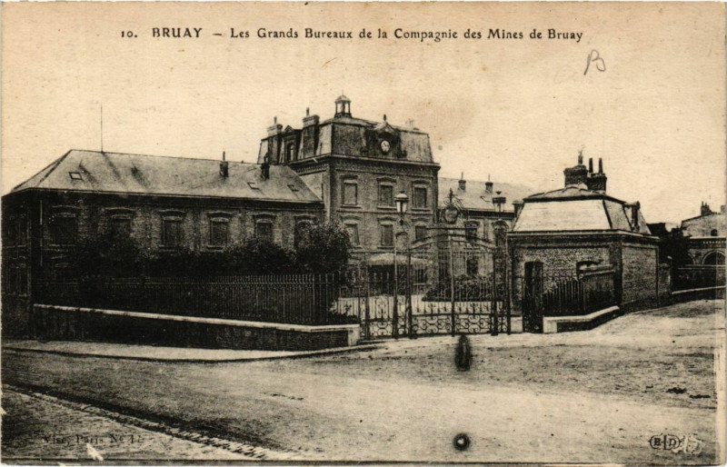 Carte postale ancienne Bruay Les Grands Bureaux de la Compagnie des Mines