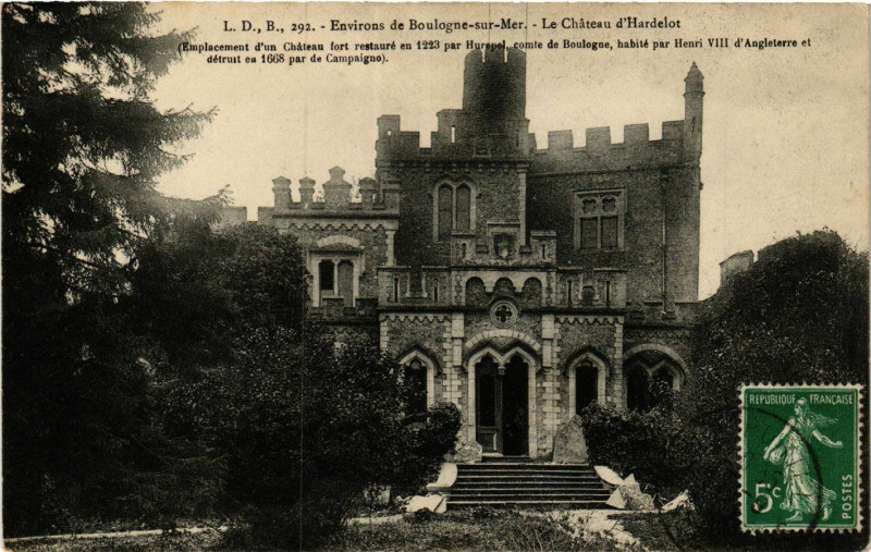 Carte postale ancienne Boulogne-sur-Mer Le Chateau d'Hardelot à Boulogne-sur-Mer