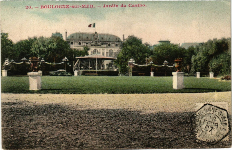Carte postale ancienne Boulogne-sur-Mer Jardin du Casino à Boulogne-sur-Mer