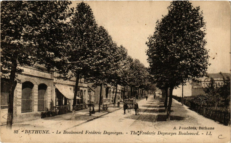 Carte postale ancienne Bethune Le Boulevard Frédéric Degeorges à Béthune