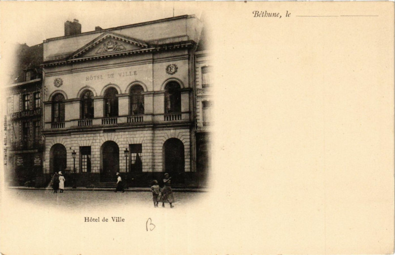 Carte postale ancienne Bethune Hotel de Ville à Béthune