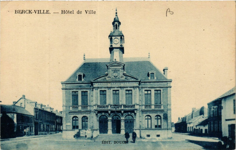 Carte postale ancienne Berck-Ville Hotel de Ville à Berck